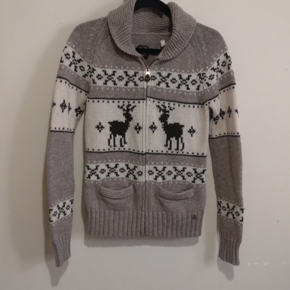 Aritzia Sweaters - Aritzia TNA Knitted Sweater